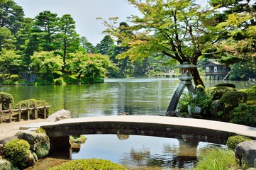 兼六園の美しい庭園