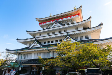 そびえたつ熱海城